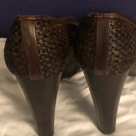 Stuart Weitzman springpump brown wicker pumps - Picture 3 of 8